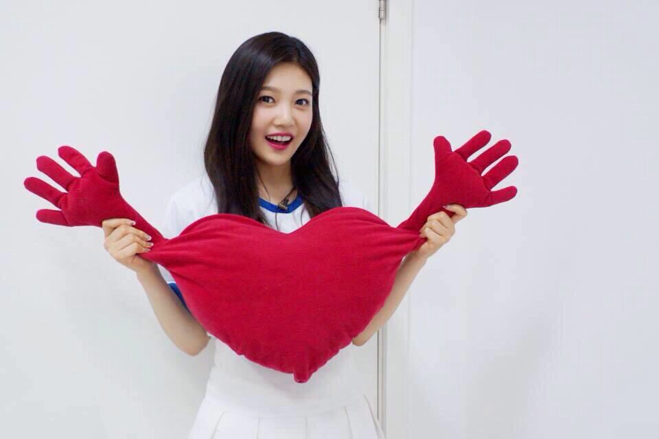joy_green_v's tweet photo. .

『毎日 笑顔で』がモットーの甘えん坊ジョイ子はいかが ?

大切な人に出逢えたらいいな 。

.Red Velvet Joy bot.

#RTしたbotとペンを迎えにいく 
#RTしたbotとペンを迎えにいく https://t.co/imTwmqjLe0