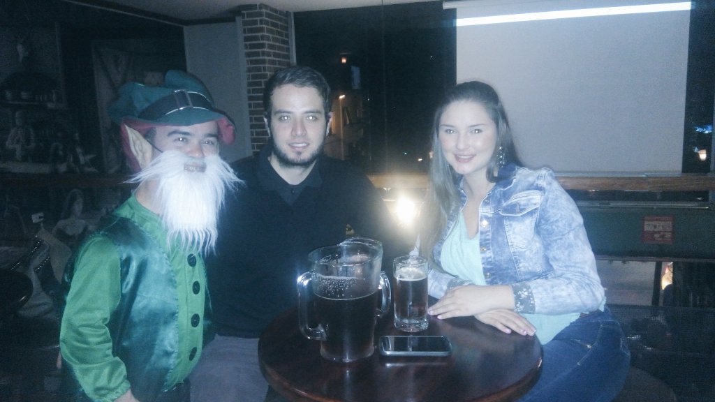 rpirishpub's tweet photo. @HarriValderrama #salidasdeamigos #elmejorsitio https://t.co/96hj3QMV0G