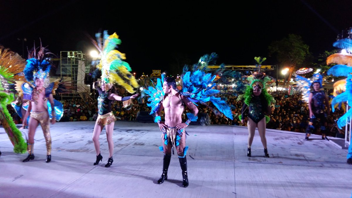 TinoErrasquin's tweet photo. Comparsa de #ManíYucatan conquista el escenario del #CarnavalDeTulum #Vivelo @DavidBalam @OscarCondeCanto https://t.co/GxgpHm3Den