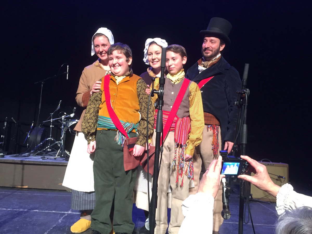 AustinGrabish's tweet photo. The big secret is out! Meet the Perron-Beaudry family. They are @FDVoyageur's new official voyagers #heho #CCFDV https://t.co/UxEcPCSQie
