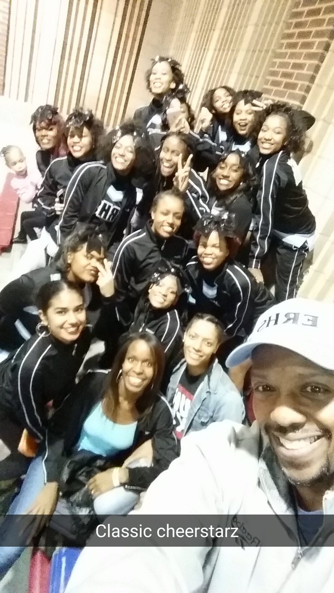 ERHSRaiderCheer's tweet photo. Support 👌🏾✊🏾🎀 https://t.co/95wJRuve4F