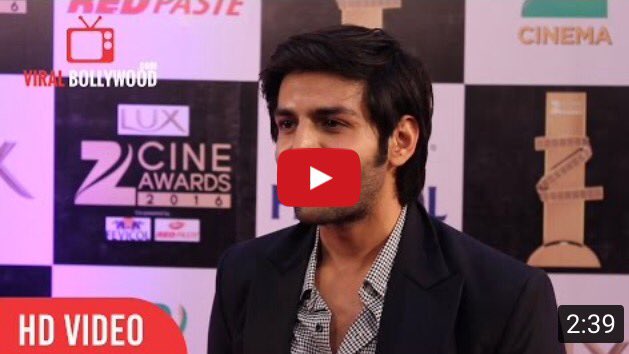 viralbollywood's tweet photo. Exclusive: Watch Handsome #KartikAaryan at #ZeeCineAwards2016.

Video ➜ https://t.co/FXO4TaB4aY https://t.co/Hv3KPFuZ7r