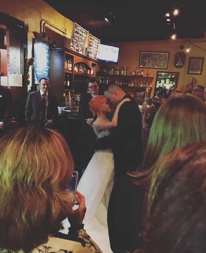 ParamoreFansInt's tweet image. 😭😭😭💙💙💙