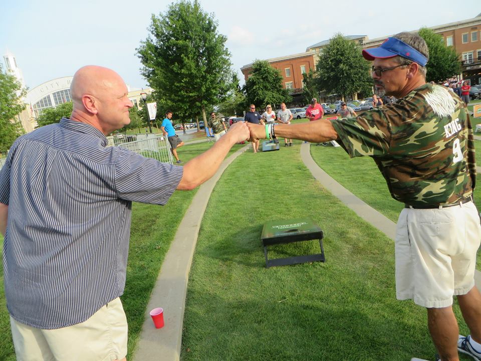 PeachStCornhole's tweet photo. It's ok @JebBush now you have time to come join us for some #Conhole! #JebBush https://t.co/jCuPwxFPYA https://t.co/H9wWq0hrk6