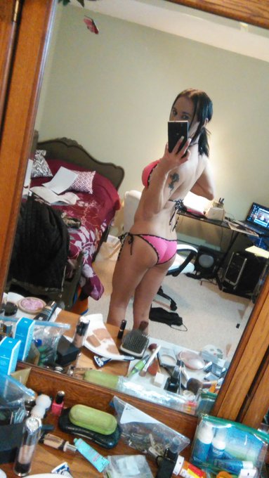 Can't wait for summer.. A special fan got this from my @amazonwishlist :) https://t.co/LeRj5SuI4K<a href="/tag/newprofilepic"class="tags"><span>#newprofilepic</span></a>