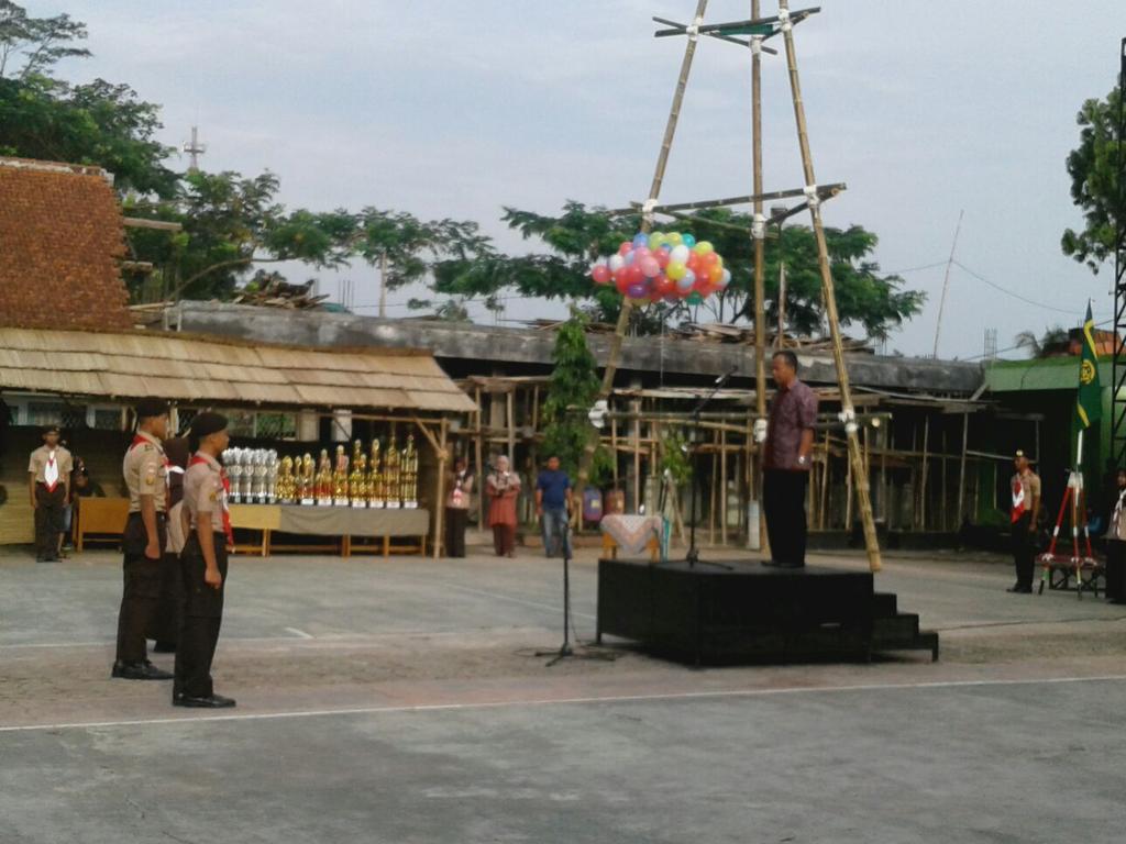 21/2 kanit bin kamsa menghadiri giat long march ciradika ke-32 @SmansaCiamis @OSISsmansacis @Pramuka_Ciamis