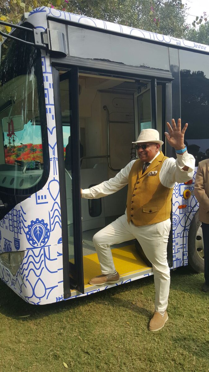 drm_1's tweet photo. The Launch of Delhi's first Electric bus- zero emission- brought to you by Smart Group(led by global chairman Dr M) https://t.co/j5vQokKKa9