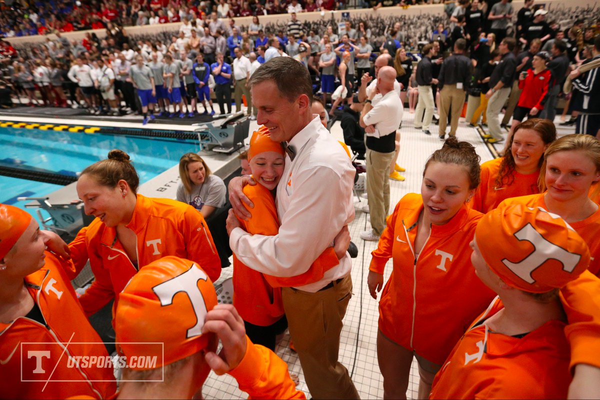Vol_Photos's tweet photo. .@Vol_Swim Women 400 Yard Freestyle Relay takes 1st at #SECSD16! Women's team takes 2nd with a total of 1139.5. https://t.co/yZep8EnuAO