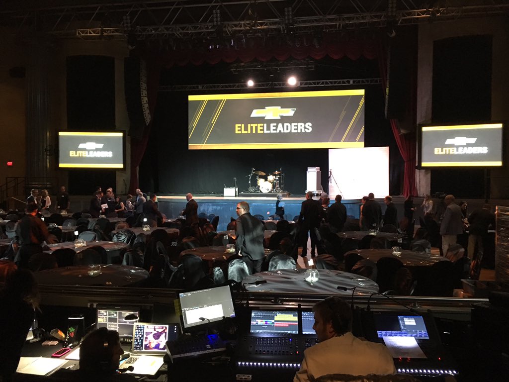 eksports_radio's tweet image. Really stoked to be part of 2016 @chevrolet #AwardsPresentation #MadeInAmerica 🇺🇸🇺🇸🇺🇸 #VoiceOverMagic