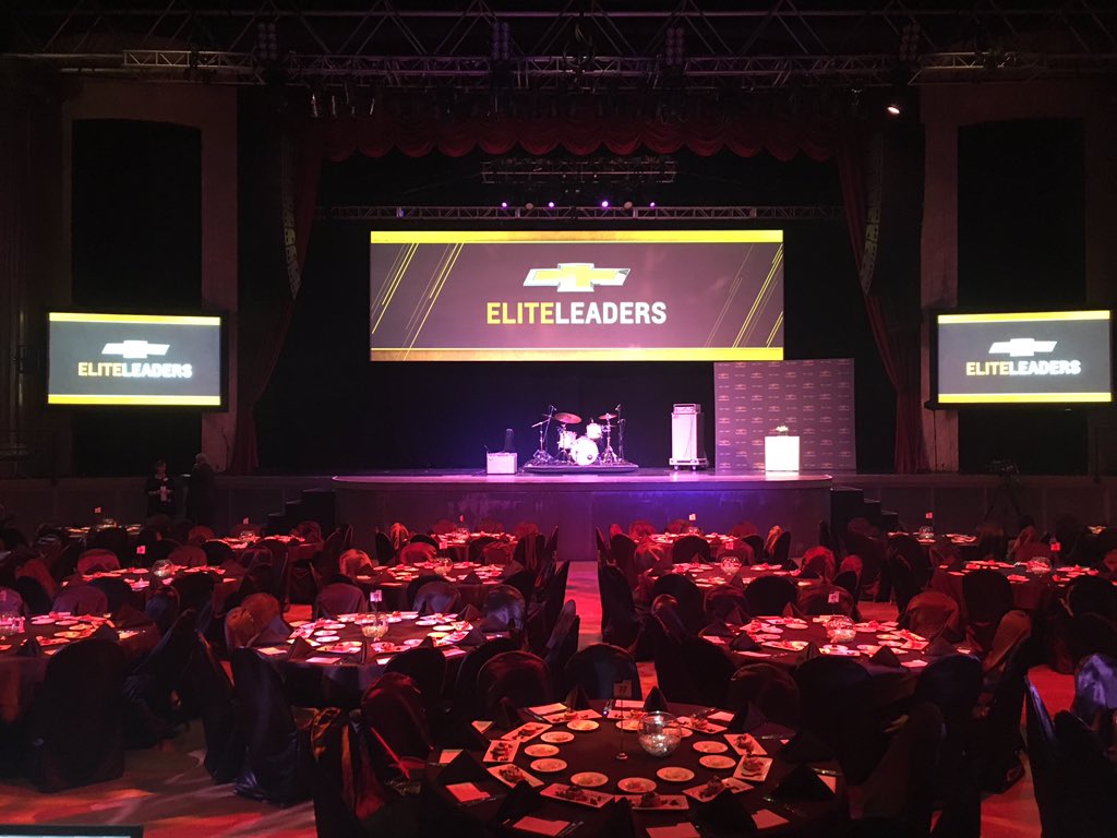 eksports_radio's tweet image. Really stoked to be part of 2016 @chevrolet #AwardsPresentation #MadeInAmerica 🇺🇸🇺🇸🇺🇸 #VoiceOverMagic