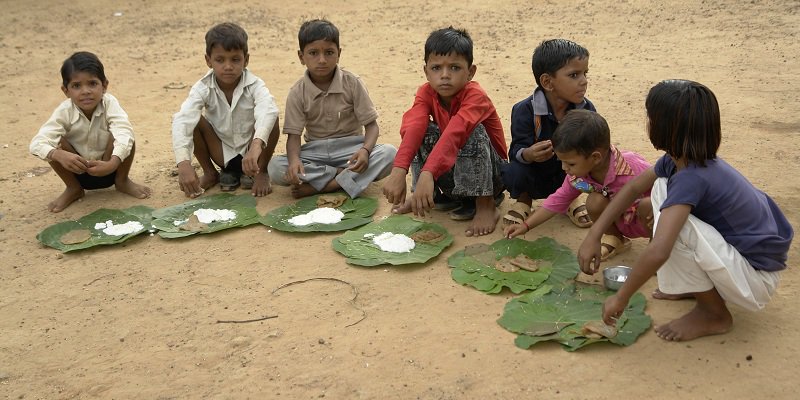 _SocialStory's tweet photo. Free meals for the needy in #Kozhikode – ‘Operation Sulaimani’
https://t.co/Emacb9aNR5 https://t.co/59rvIGm3R0