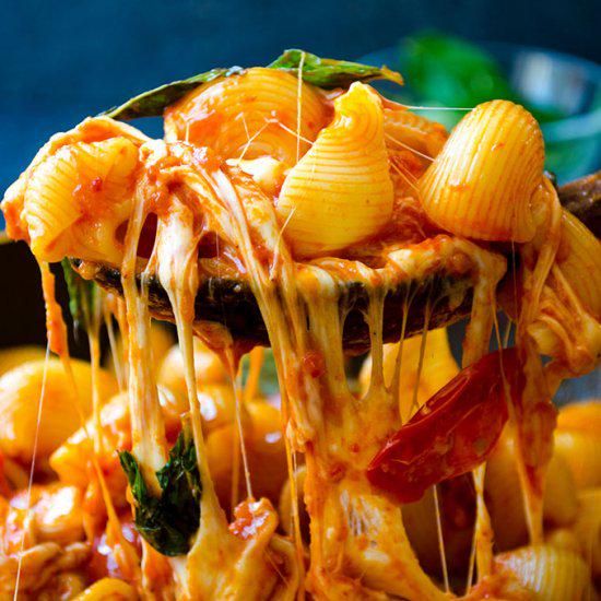 ItsFoodPics's tweet photo. Creamy Caprese Pasta https://t.co/k1R3J2u5Gv