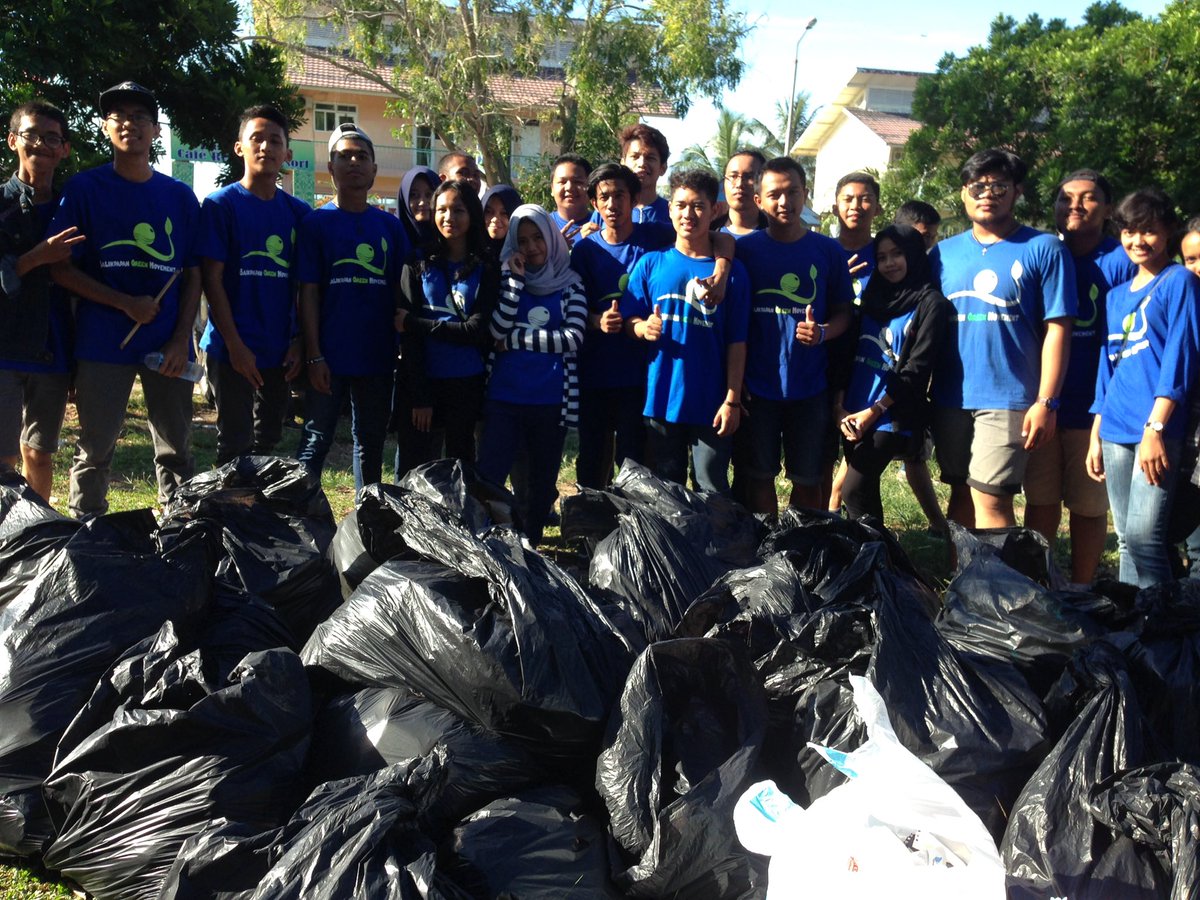 Salah satu komunitas yg turun full team dan bergerak luar biasa hari ini <a href="/IDGreenMovement/">Tanah Tuhan</a> #bebassampah2020 #bpn