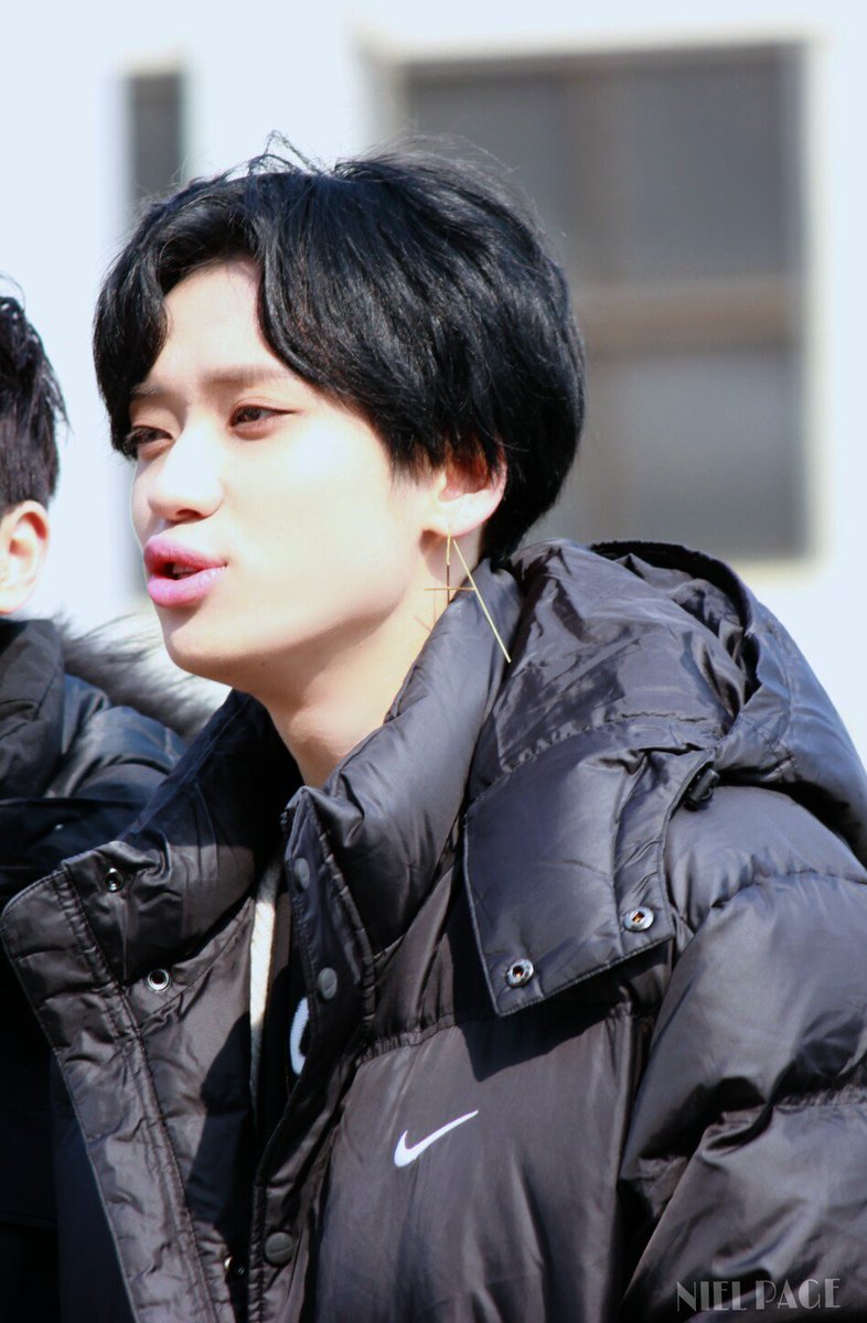 [니엘페이지] 160220 음악중심 막방 미니팬미팅 #니엘 #틴탑 #사각지대 (<a href="/TEEN_TOP/">틴탑(TEEN TOP)</a> )
imgur.com/a/ew8gw