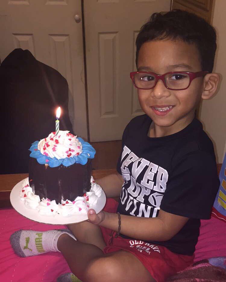 jaaycx3's tweet photo. Happy birthday to my big baby #finally6 https://t.co/YEwk44Upaw