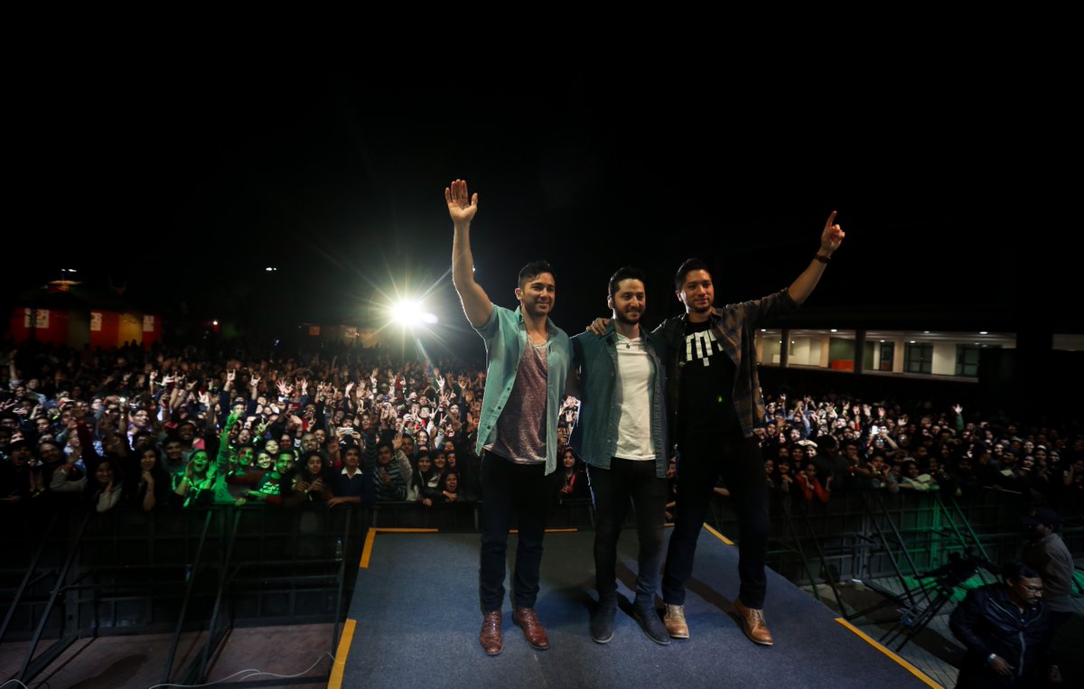 The view from the other side!
Thanks for an unforgettable end to a great weekend, <a href="/Boyce/">Mark Boyce</a> Avenue! #UAtheFestival