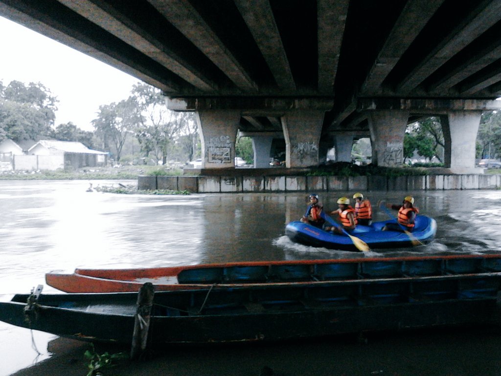 Latihan rutin rafting <a href="/himapalaunesa/">himapala unesa</a> 
Jaga kondisi fisikmu kawan!!