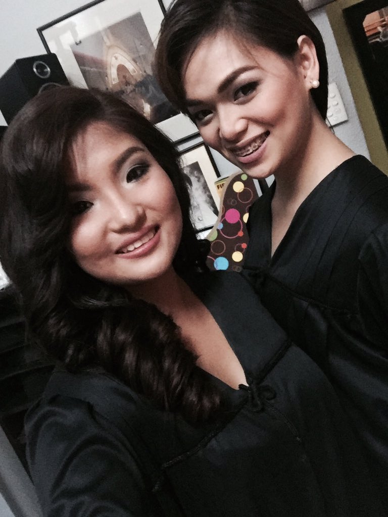 jesslabares's tweet photo. Behind the scenes #graduationpicture https://t.co/72zPVzSOo2