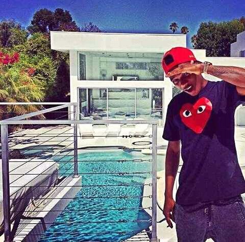 PharellAm's tweet photo. Wizzy baba nla https://t.co/yfWmCEc5V6