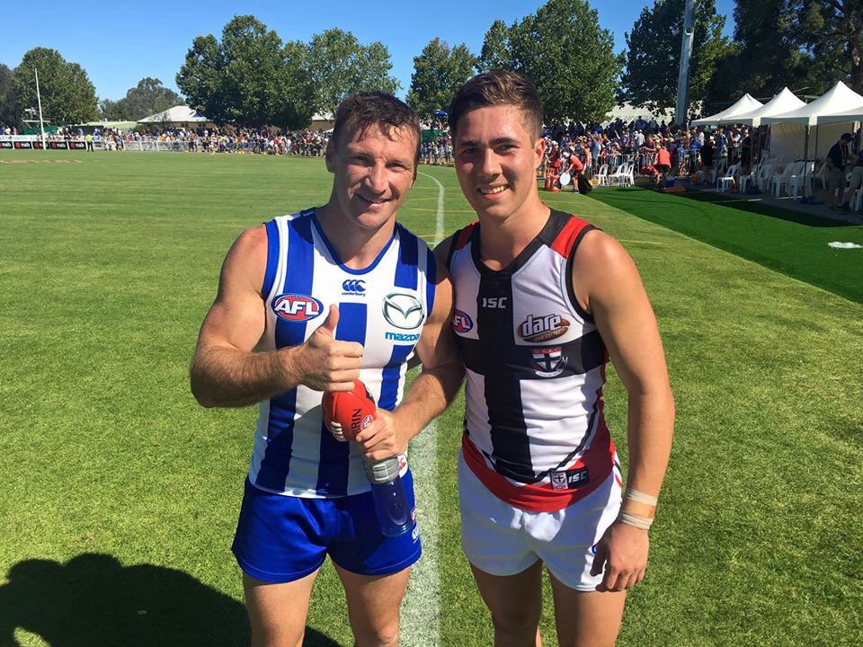 Jgresh4's tweet photo. The old man played with this champ back in the day, what's the chances of playing against this bloke 20 years later! https://t.co/8qKf38xnIl