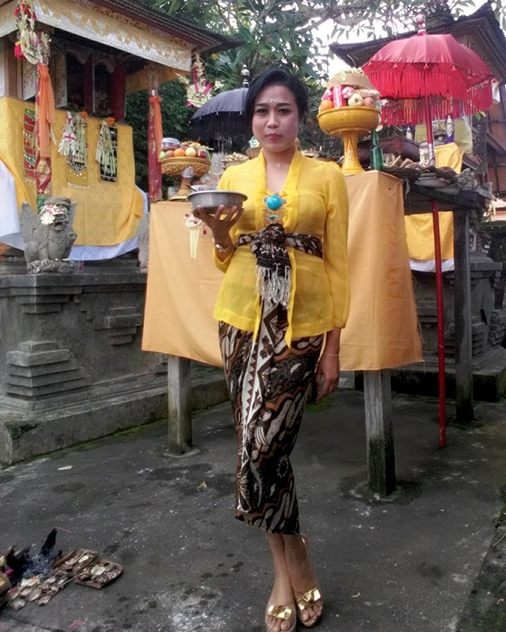 uchumooi's tweet photo. Edisi kuningan 😇🙏 #uchumooi https://t.co/QEhr3Jvx3y