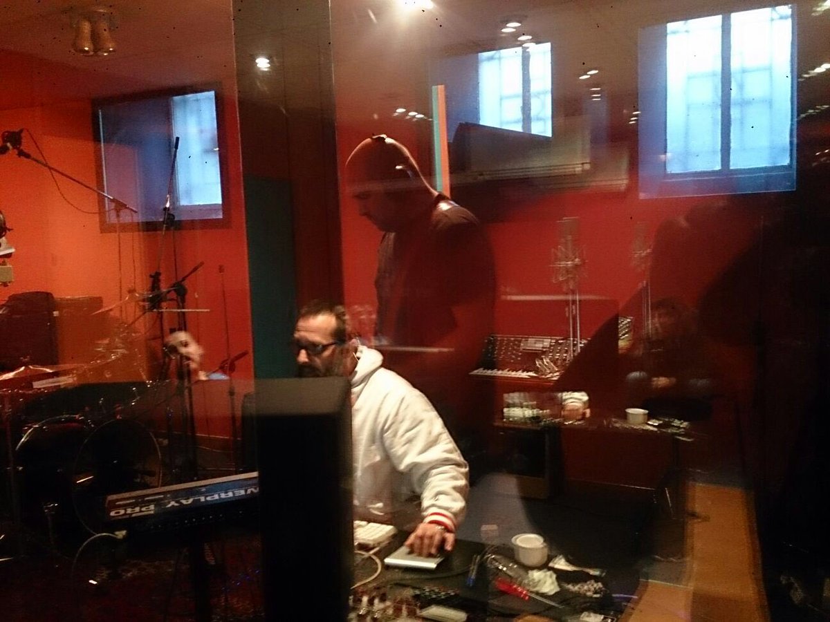 MerkelMusic's tweet image. Grabando!!! 😜