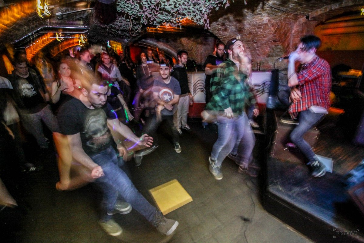 justpushforward's tweet image. Little throwback to the show we had on monday. It was pretty awesome
#everwhite #liveshow #hadouken2stepstyle #TBM