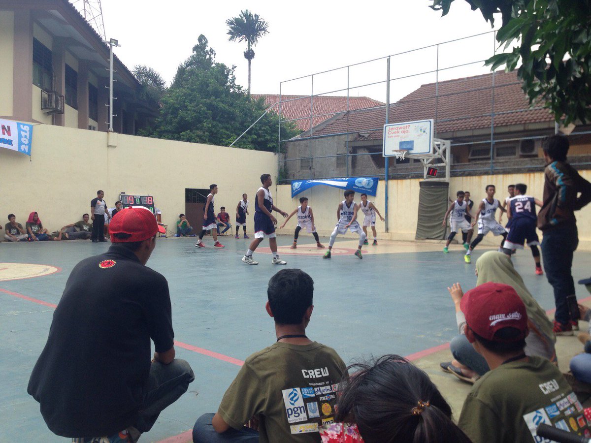 sixtonation2016's tweet photo. last quarter dari pertandingan SMP 109 vs SMP 284 https://t.co/pR1zaYozUm