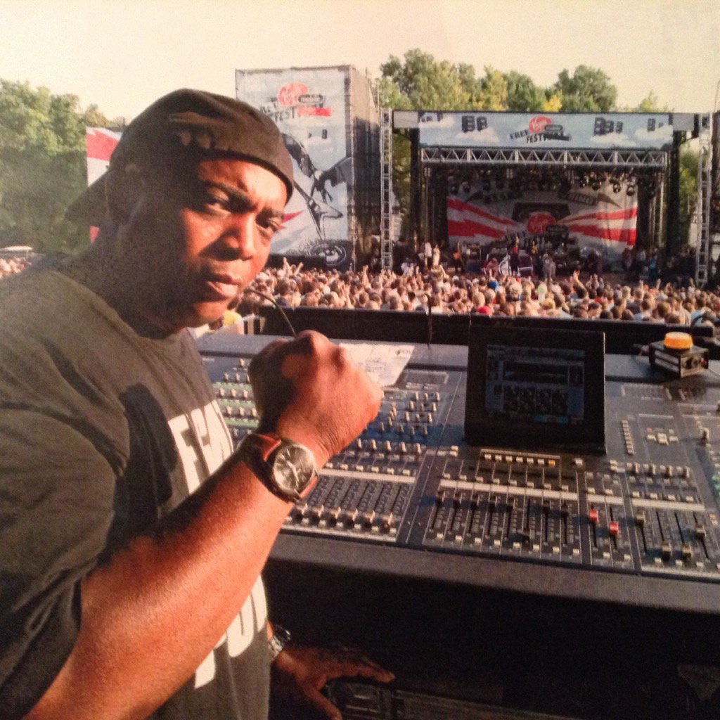 Sound_Assassin's tweet photo. Time to start the show @djchuckchillout @DjLORDofficial @MrChuckD @HipHopGoldenAge @RAPstationblast @MonsterProducts https://t.co/pUa6tM0Rny