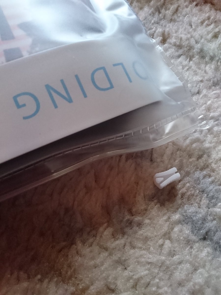 の い ちゃん Twitter પર へるぷ これの直し方を プラスチックの持ち手の開け閉めするところが取れて袋が空かなくなりました 直し方教えて下さい 調べたいけどこれの名前がわからない ジップロックで調べたらiphone水没ばかりでした ダレカタスケテー の い ちゃん Twitter પર へるぷ これの直し方を プラスチックの持ち手の開け閉めするところが取れて袋が空かなくなりました 直し方教えて下さい 調べたいけどこれの名前がわからない ジップロックで調べたらiphone水没ばかりでした ダレカタスケテー
