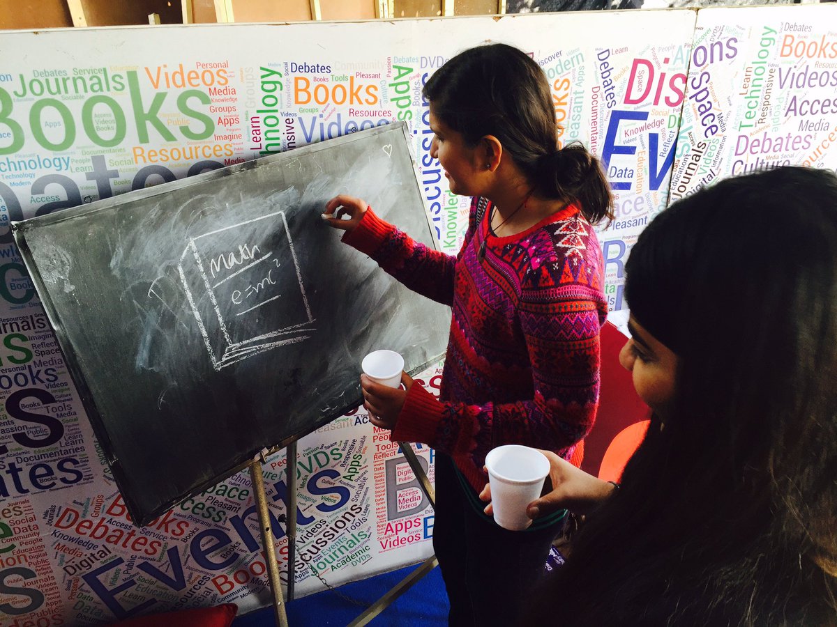 HafsaBhatty's tweet photo. Play Pictionary at #LibraryatLLF! @pkBritish @MaaryaR https://t.co/AGJttOQNi6