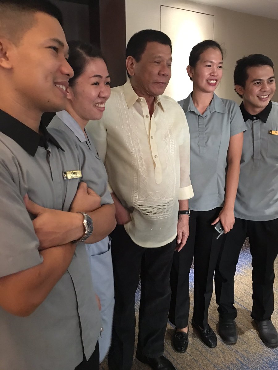 Duterte now ready for the #PiliPinasDebates2016 #BilangPilipino