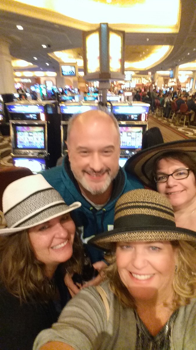 kjcboone's tweet photo. Havingfun.#someoneweknow https://t.co/xTnguOC0US