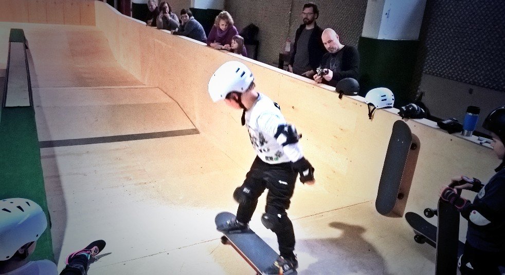 congrav's tweet photo. #Workshop #Kids #Challenge #BWG #Erlebnishaus #Skateboard https://t.co/SHha6Vtgcd