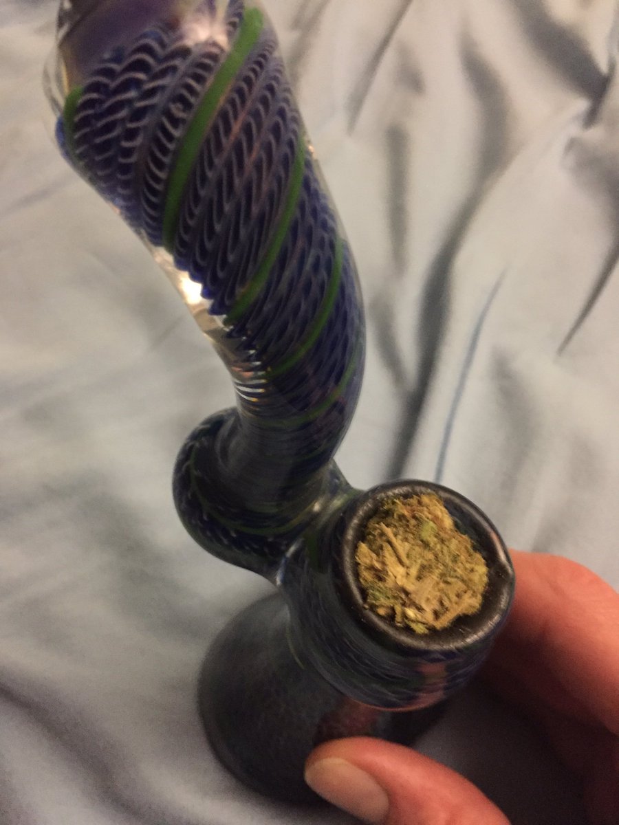 trevor_prather's tweet photo. Time to blaze another fat bowl cause most of my followers are as well. #PackedTight #Cheers 🔥🌿😑💨 https://t.co/xNOvNEwca3