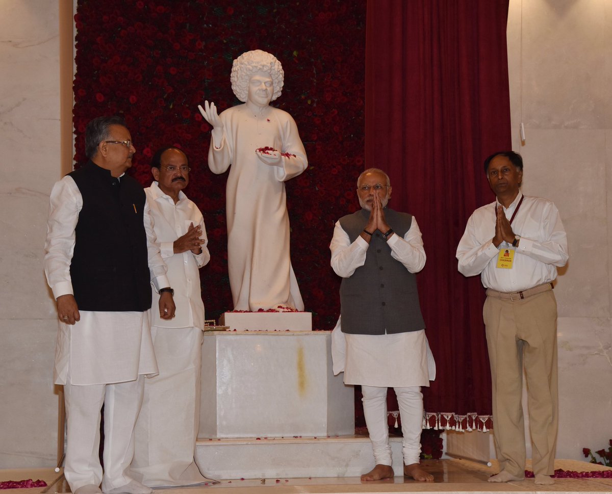 narendramodi's tweet photo. Unveiled a statue of Sathya Sai Baba. https://t.co/vpjYpcyGIj