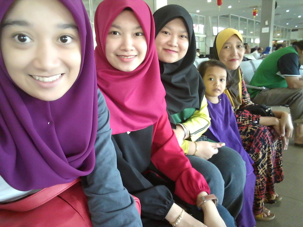 hazirae15's tweet photo. Take care akak .. ππ Always love you ..ππ
#offtomelaka https://t.co/idftkdeWGC