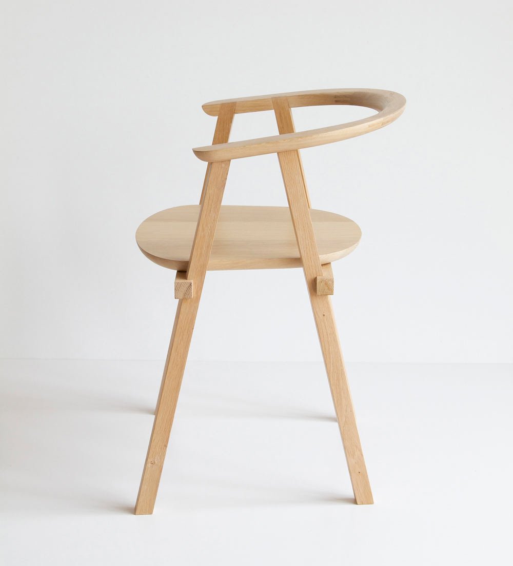 designmilk's tweet photo. Oak Wood Minimalist Chair by Oato  https://t.co/tZxIDyM0As #fromthearchives https://t.co/yXuM1qGkOh