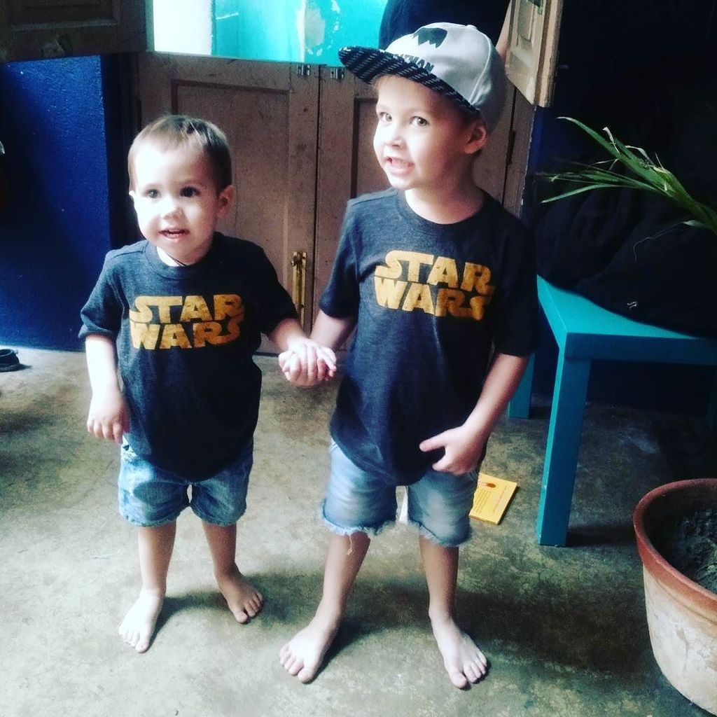 danjlander's tweet photo. May the force be with them, thanks auntie @sarahspundita #bobbylander #thomlander https://t.co/uQl7wqQ7rT https://t.co/H3oyy0b9wc