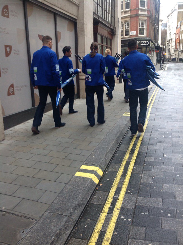 FollyFresh's tweet photo. #Amexinsiders raring to go, day 3 #LFW https://t.co/EmCLVqE96Y