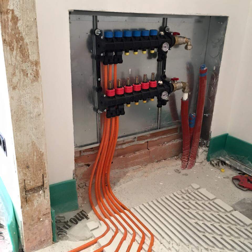RksKlima's tweet photo. Mirad como un colector modular de @presblock de 6 vías se puede habilitar para 12 circuitos... suelo radiante 2,1 cm https://t.co/EwmZe546Q6