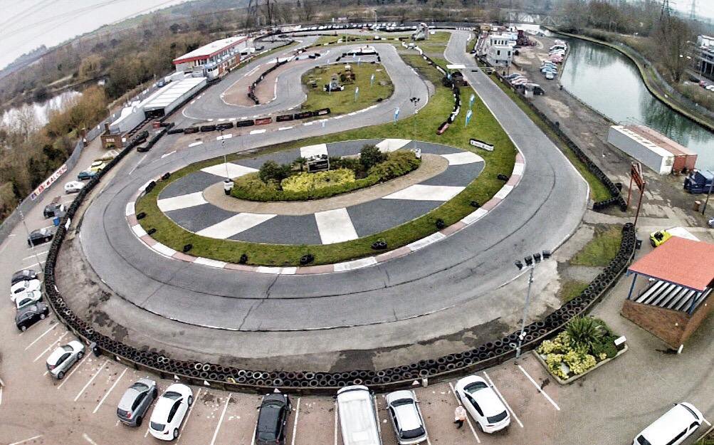 sstrettonmedia's tweet photo. Photographing karting @RyeHouseRacing for round one of the Hoddesdon Kart Club 2016 season! https://t.co/et1vYfMICt