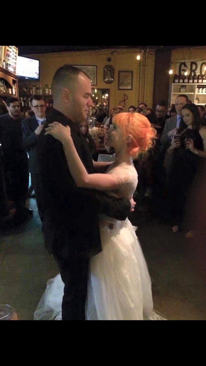 ParamoreGB_USA's tweet photo. Congratulations @yelyahwilliams and @XChadballX 💕 https://t.co/zBX92GdGJD