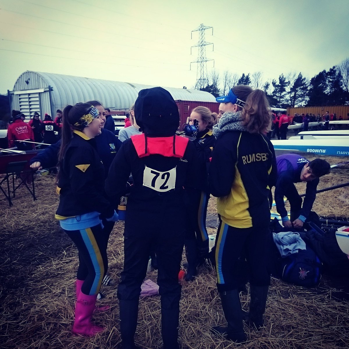 rumsbc's tweet photo. #RUMSBC women's 2nds prepping for #BUCSHead #smashit #middlemiddlemiddle #thesegirlscan https://t.co/kN51dZ7Nqo