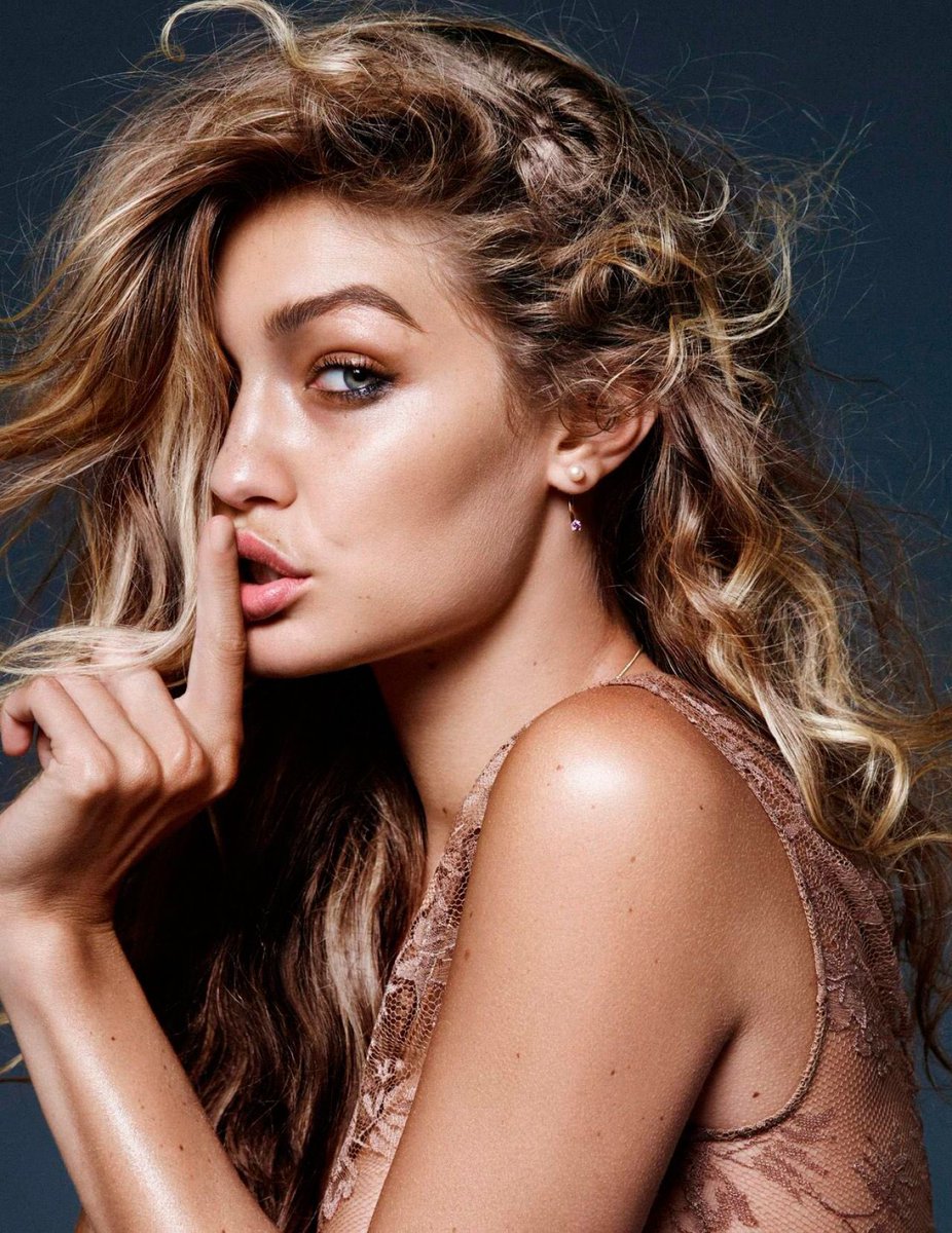 Gigi Hadid (2)