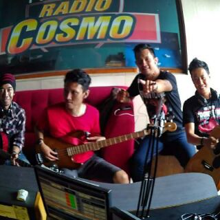 Terima kasih byk <a href="/radiocosmo/">Cosmo Radio Visual</a> <a href="/RicoBTFLOAD/">Rico drummer</a> semoga apa yg kami persembahkan menghibur &amp; berkesan #Kobokan sukses terus
