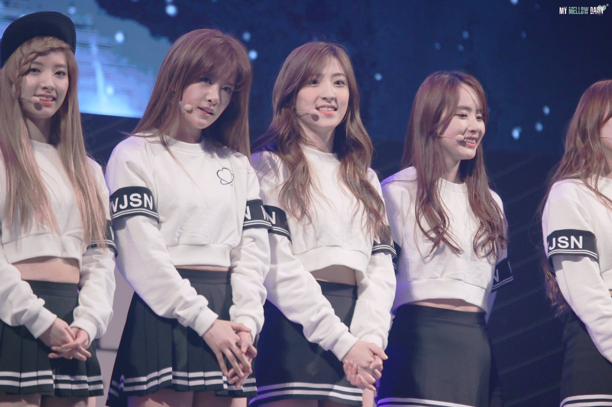 CbutkQUUkAEzexe.jpg:large