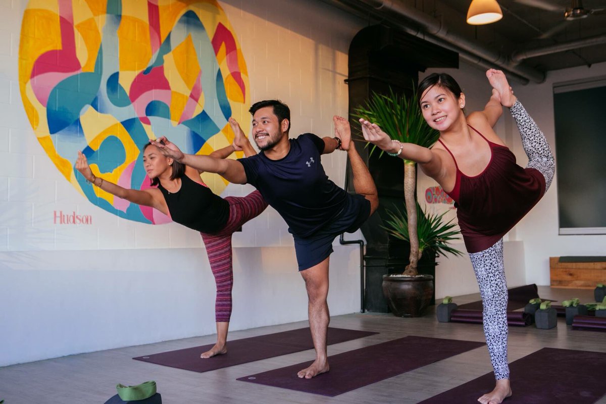 MegaworldMalls's tweet image. Sunset yoga hits the spot. Try one of Life Yoga 4pm classes! #LiFEyogaBGC 

#burgoscircleatFTC #forbestowncenter