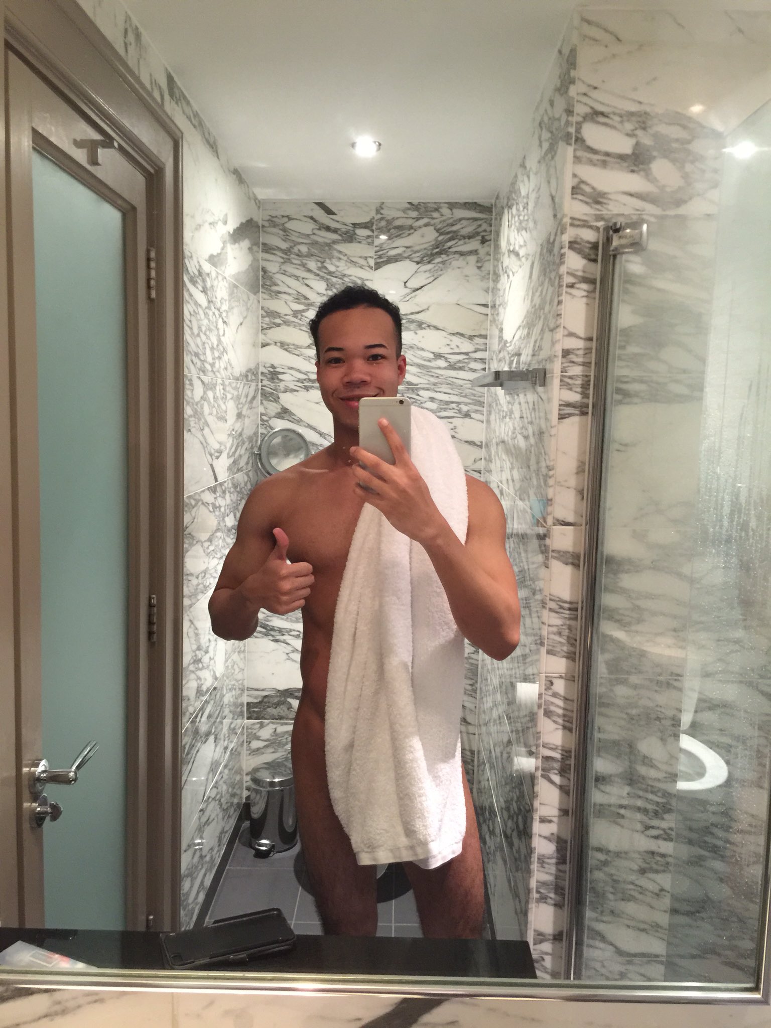 ブライアン Brianjesse ロンドンのtwitter本社行ってvineについて色々話して来たよ T Co Wostzrq2iv Twitter