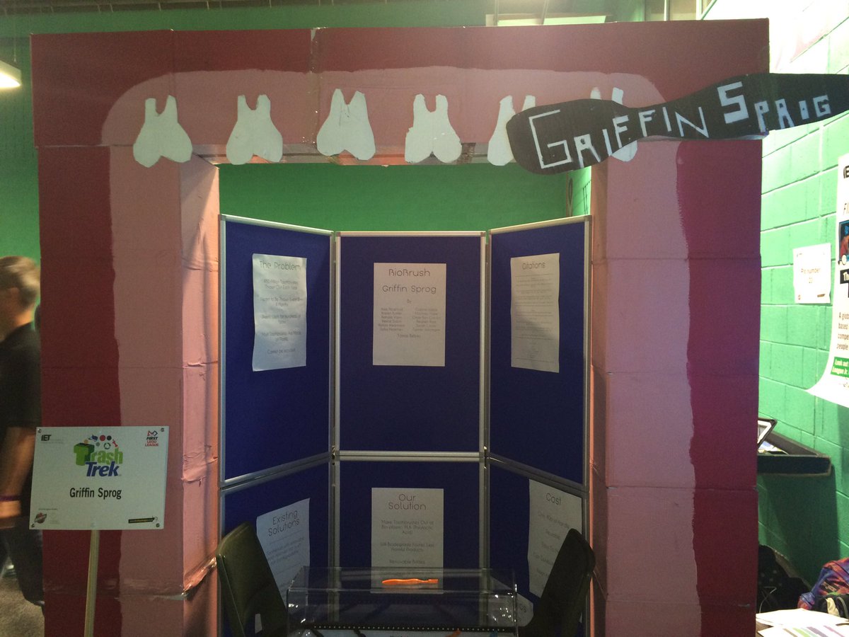 GriffinSprog's tweet photo. Our pit is set! #FLLUK #LondonFLL https://t.co/hHQ0bar0M0